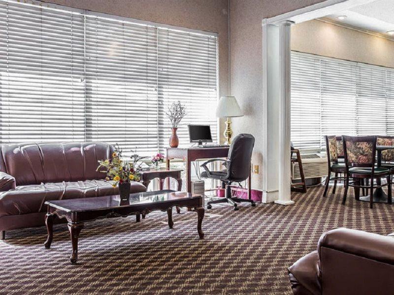 Econo Lodge Inn And Suites Dentsville Buitenkant foto