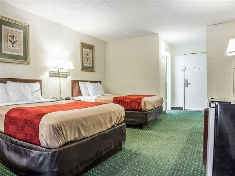 Econo Lodge Inn And Suites Dentsville Buitenkant foto