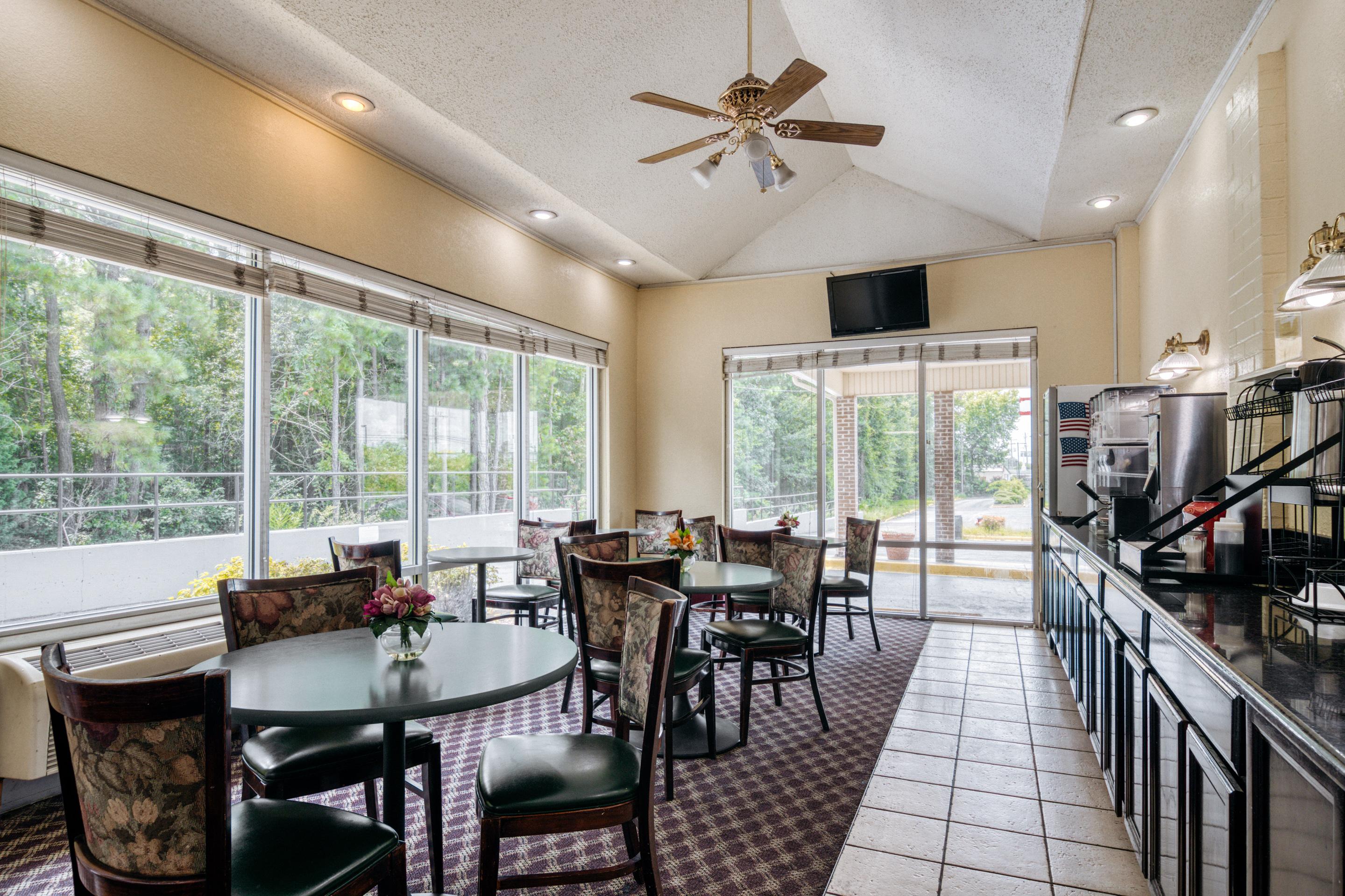 Econo Lodge Inn And Suites Dentsville Buitenkant foto