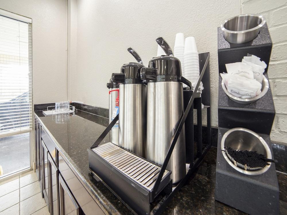 Econo Lodge Inn And Suites Dentsville Buitenkant foto